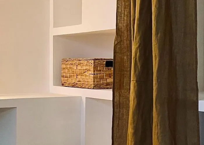 Chambre dans maison de ville avec piscine et garage en centre ville